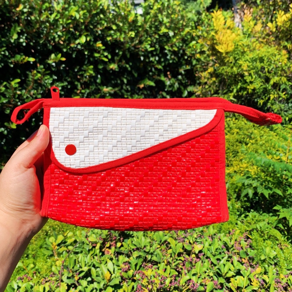 unique red/white makeup bag ♥️